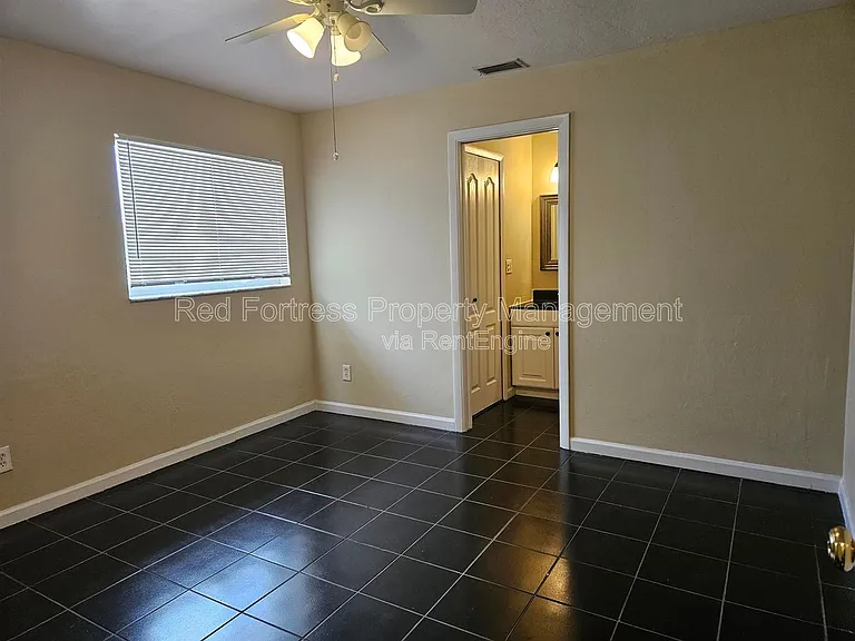4114 Skyline Blvd #B — Photo 11