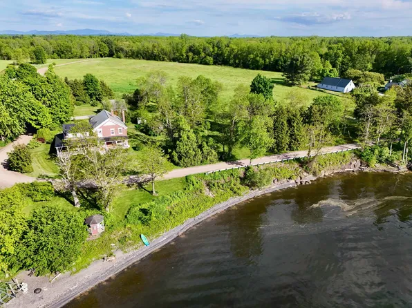 14 Adams Landing Road, Grand Isle, VT 05458