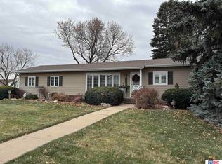 614 E 9th St, Stromsburg, NE 68666
