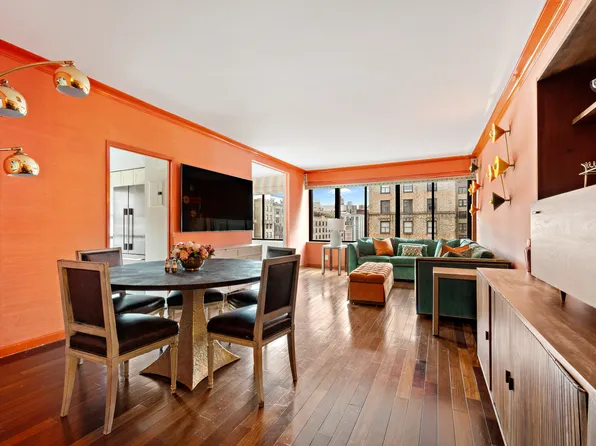 900 Park Avenue image 1 of 10