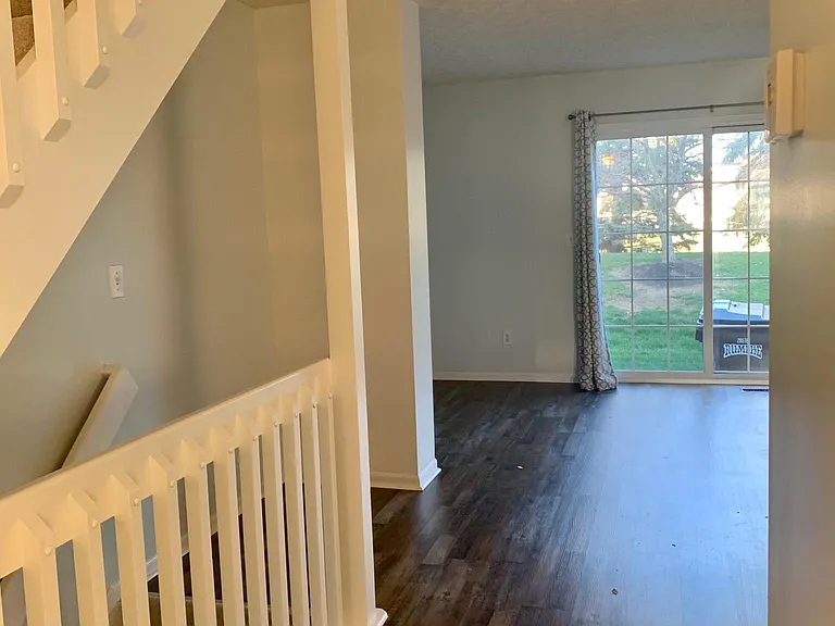 724 Parkgrove Way — Photo 4