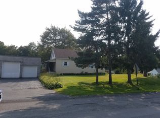 1142 River Rd, Troy, NY 12182