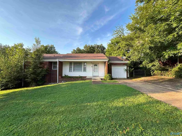 2220 Sullivan Rd NW, Huntsville, AL 35810