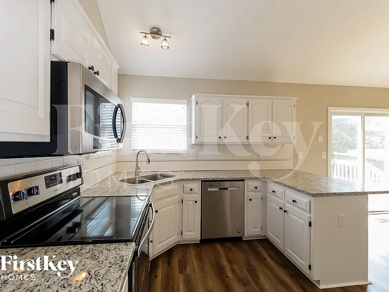 15049 W 145th St — Photo 7