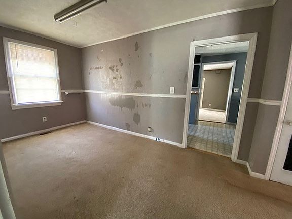 3rd image of 364 McLeod Ave