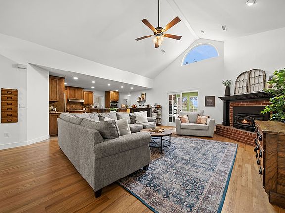 3rd image of 6244 E Claywood Ln