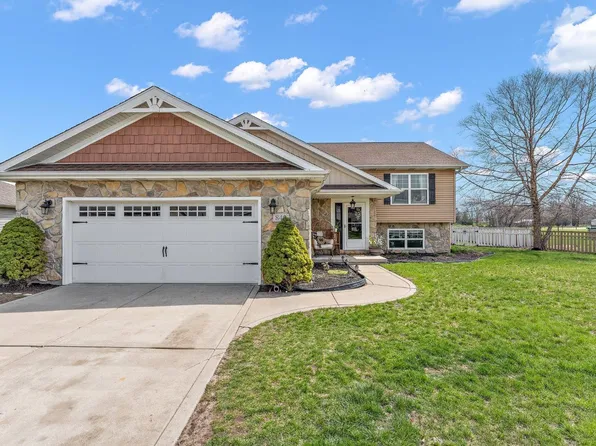 843 Daisy Cir NE, Demotte, IN 46310