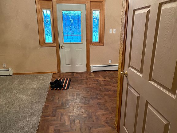 3rd image of 5 Lakeside Ave