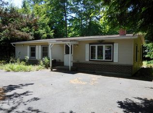 9850 Deerwood Dr, Tobyhanna, PA