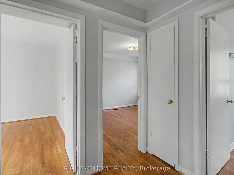 426 Seaton Dr #UPPER — Photo 11