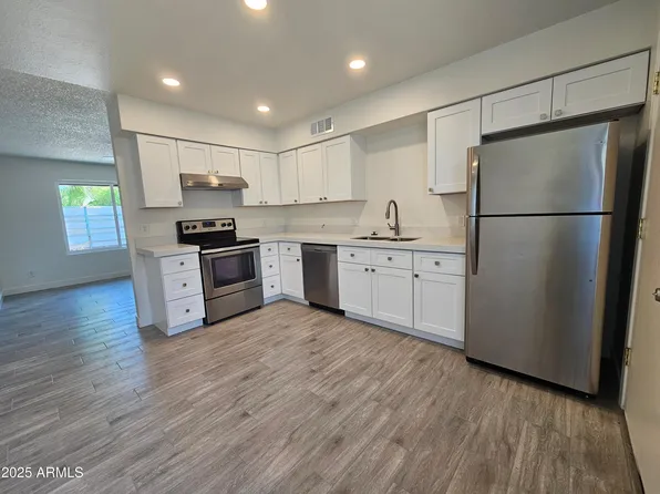 2535 W MISSOURI Avenue, Phoenix, AZ 85017