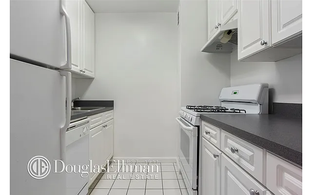 Rented by Douglas Elliman | media 11