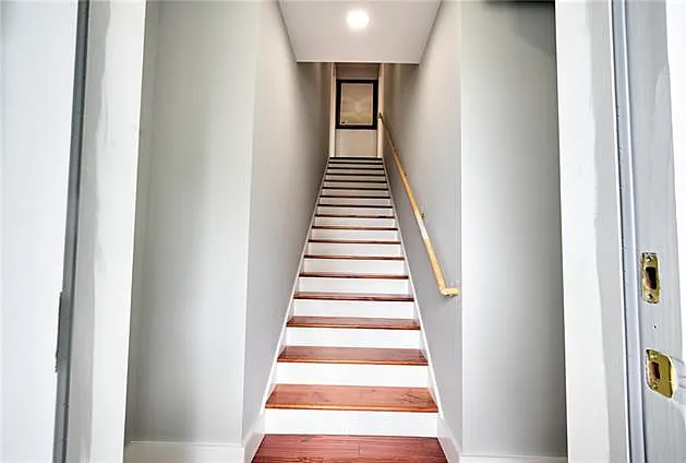 2 bed, 1.0 bath, 933 sqft, $1,950 — Photo 3