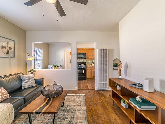 2nd image of 304 Harvard Dr SE #1