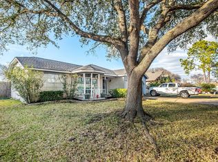 16118 Windom Dr, Webster, TX 77598