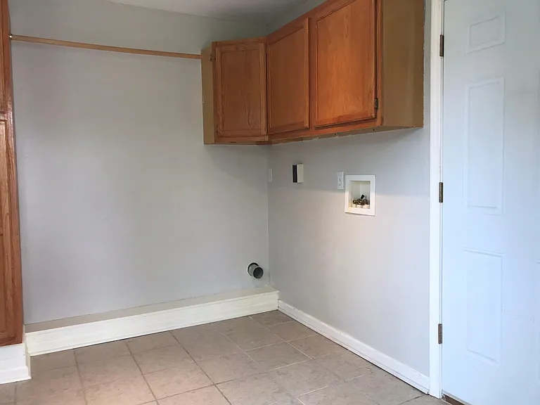 6515 W 72nd St — Photo 23