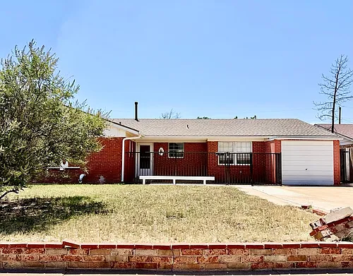 112 S Eisenhower Dr Photo 1