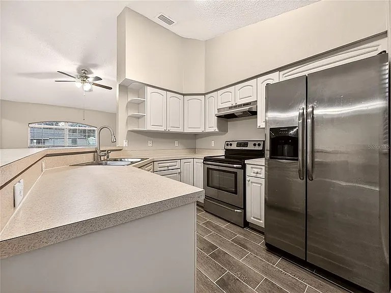 835 Lancaster Ave — Photo 6