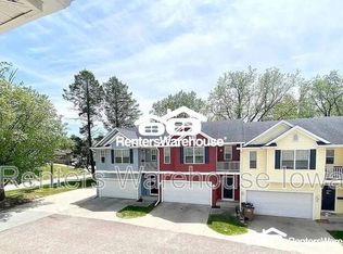 2004 63rd St UNIT 4, Windsor Heights, IA 50324
