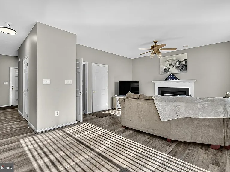27 Planetree Dr #1 — Photo 8