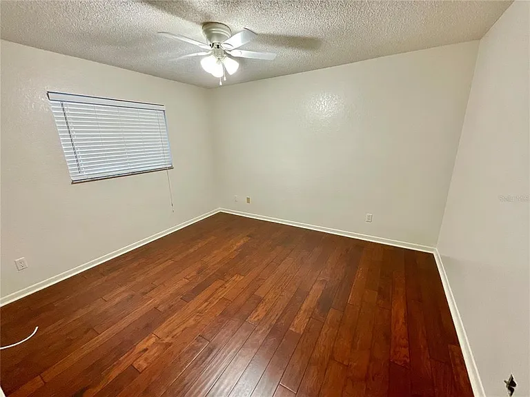 1349 Hillside Dr — Photo 21