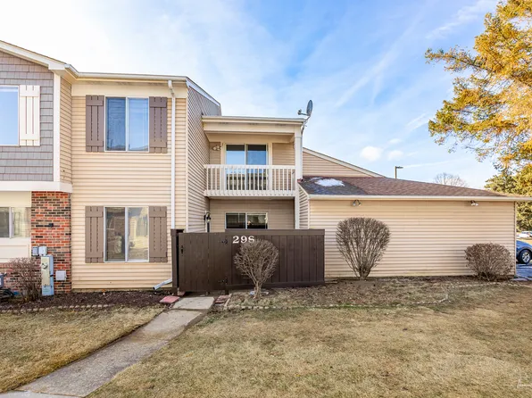 29 Fernwood Dr #29S, Bolingbrook, IL 60440