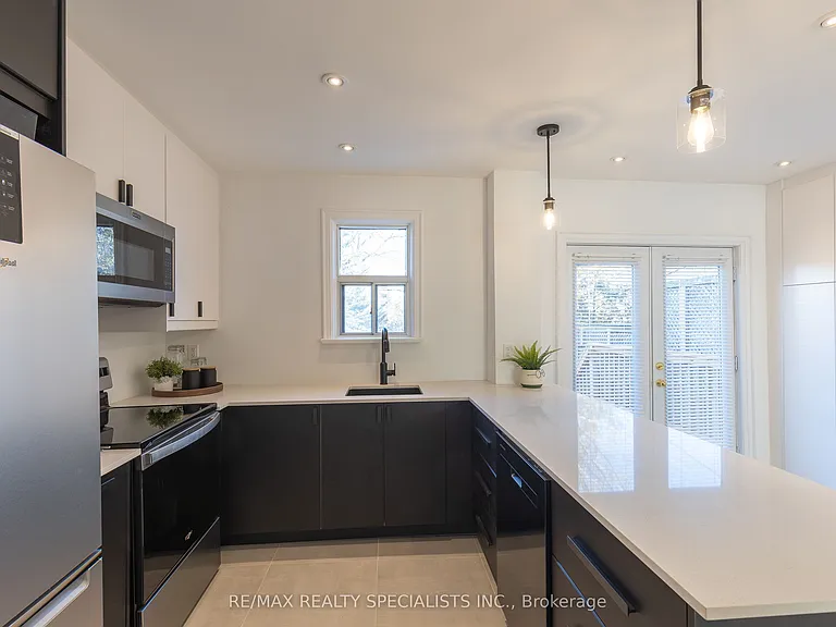 11 Dayton Ave — Photo 8
