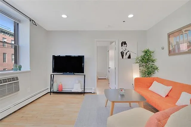 233 Grand St #3L — Photo 5
