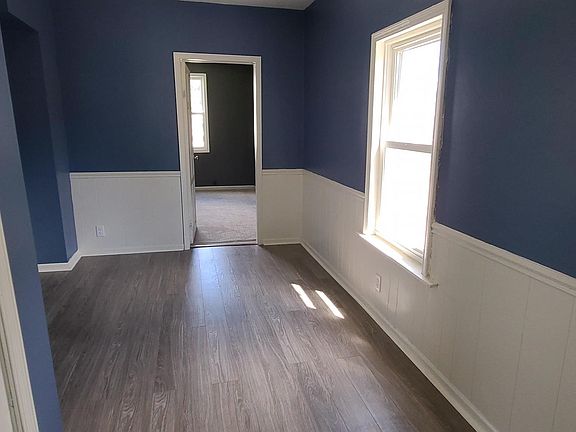 2nd image of 1611 Holmes St