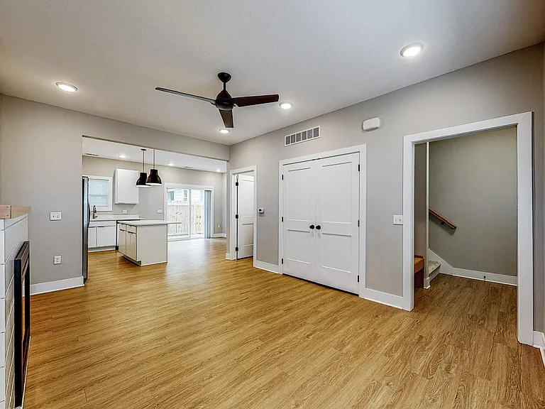 308 S Walnut Ave #101 — Photo 4