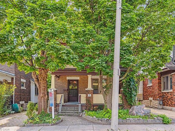 2nd image of 5 Dekay St