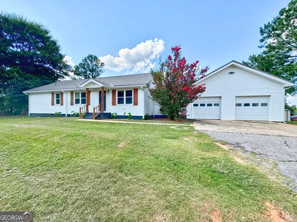 5 Lake Dr, Lagrange, GA 30241