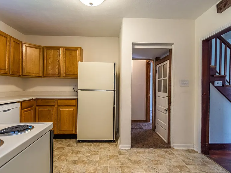 311 N Jefferson St — Photo 11