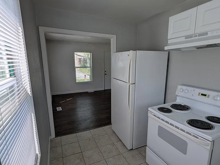 109 N Vermont St — Photo 4
