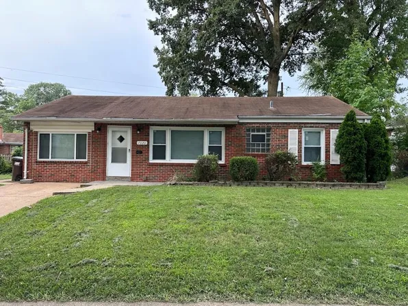7020 Rohn Dr, Saint Louis, MO 63121