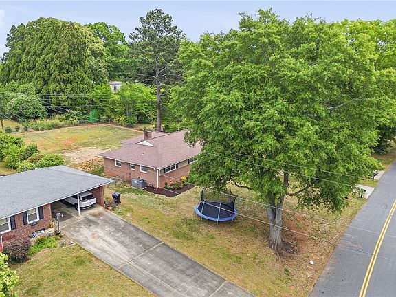 4th image of 407 Ravenal Rd