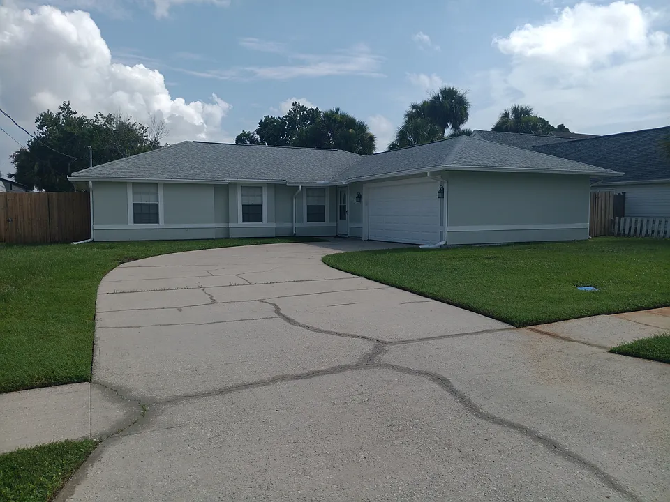 1118 Woodsmere Pkwy