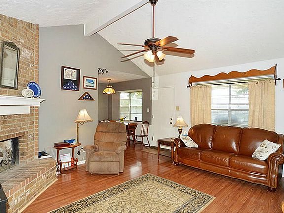 4th image of 4305 Fairwood St