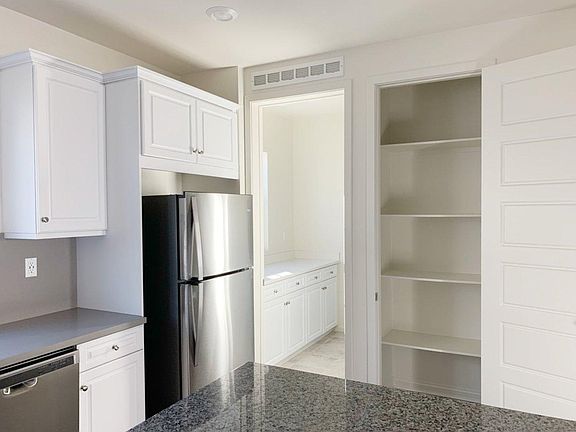 Pantry (Laundry room at the back)