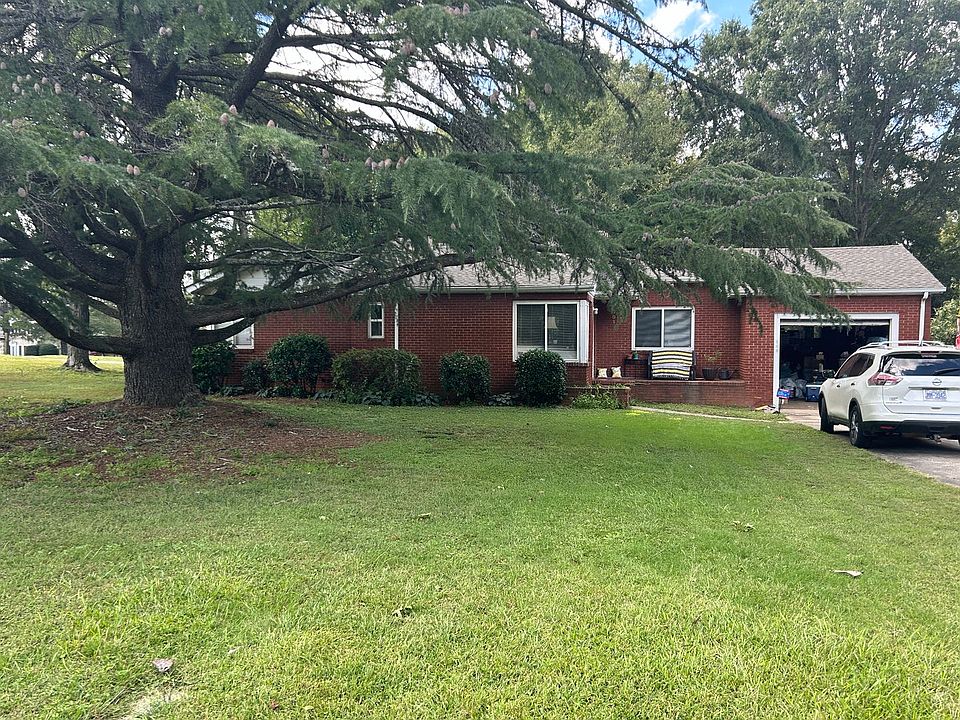 1st image of 701 Ashmore Dr