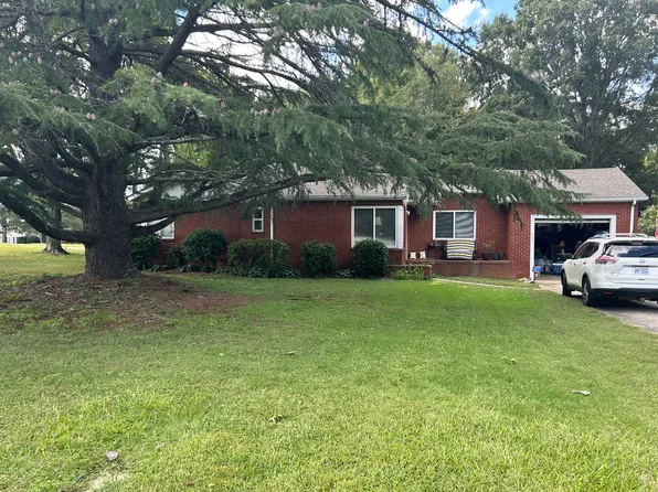 701 Ashmore Dr, Charlotte, NC 28212