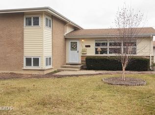 709 S Bennett Ave, Palatine, IL 60067