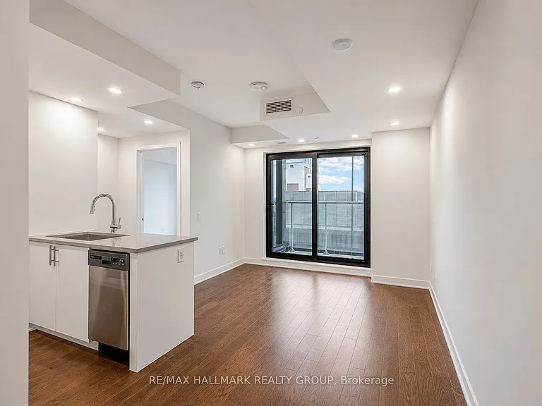 340 Queen St #1502 — Photo 4