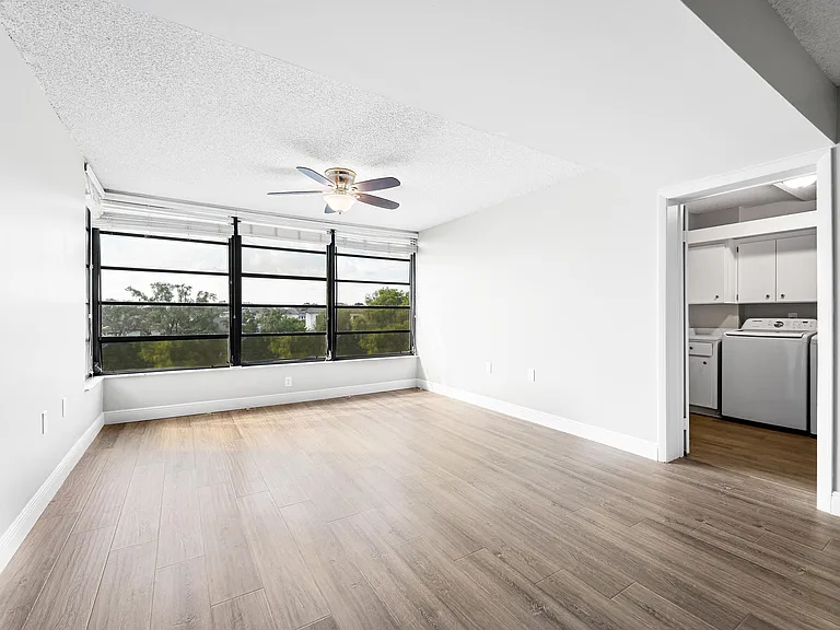 3636 Whitehall Dr #402 — Photo 8