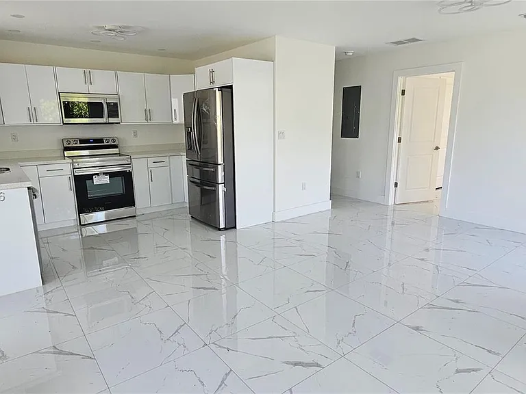 233 NW 3rd Ave #231 — Photo 5