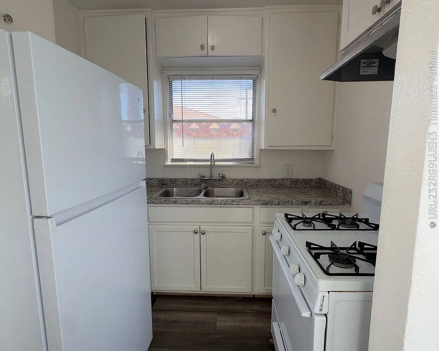 1113 El Tejon Ave — Photo 1
