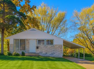 277 Roderick Dr, Saint Louis, MO 63137