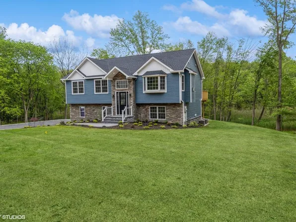 6 Reina Court, Valley Cottage, NY 10989