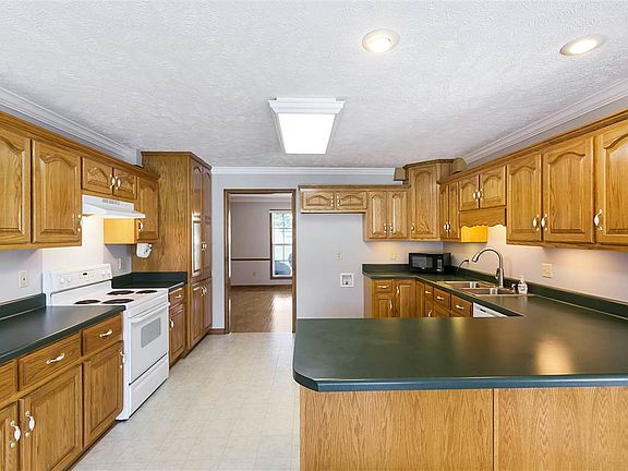 2nd image of 418 Preston Dr