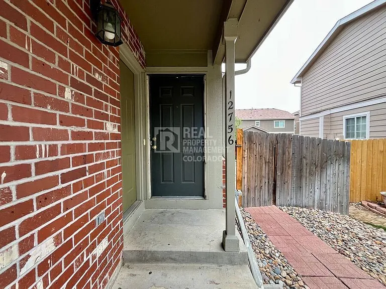12756 Forest St — Photo 16
